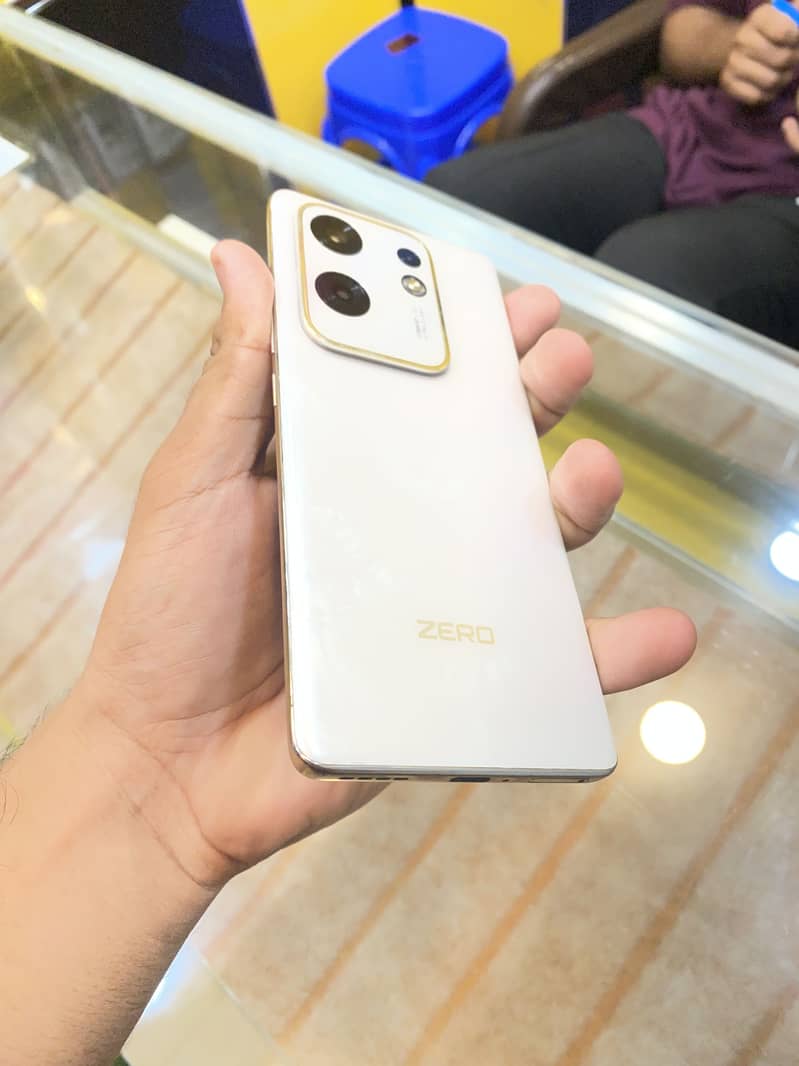 Infinix Zero 30 3