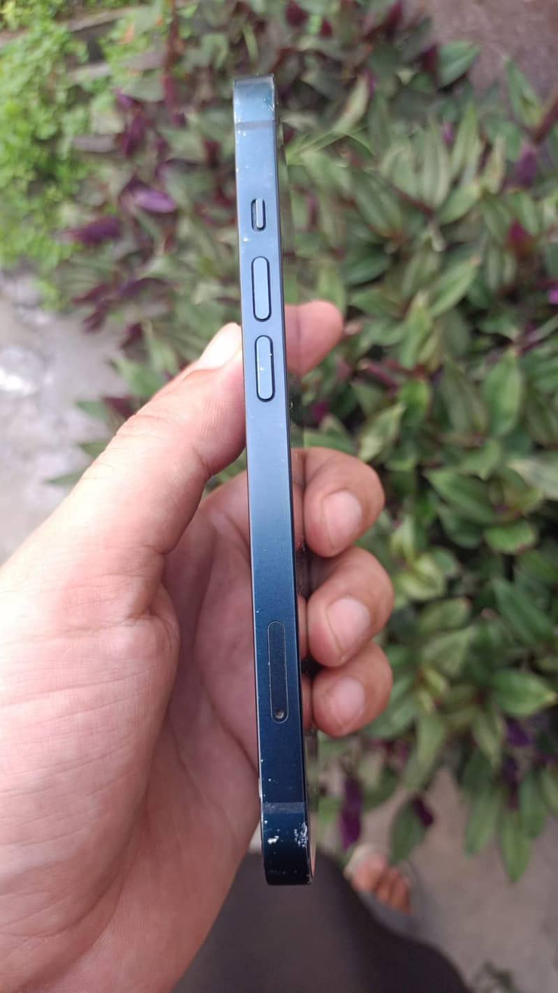 Apple iPhone 13 1