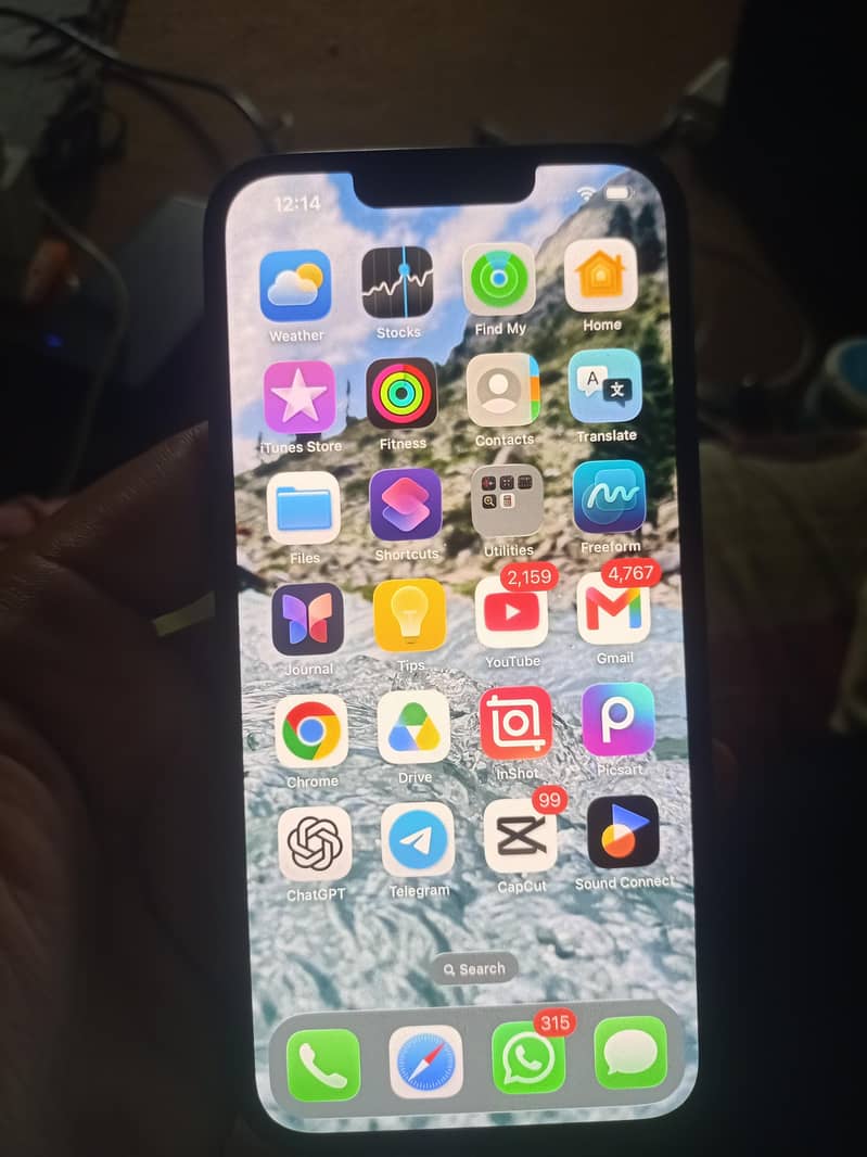 Apple iPhone 13 4