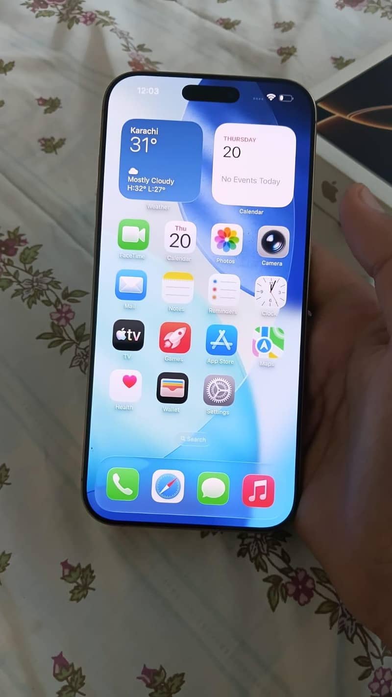 Apple iPhone 16 Pro Max 0