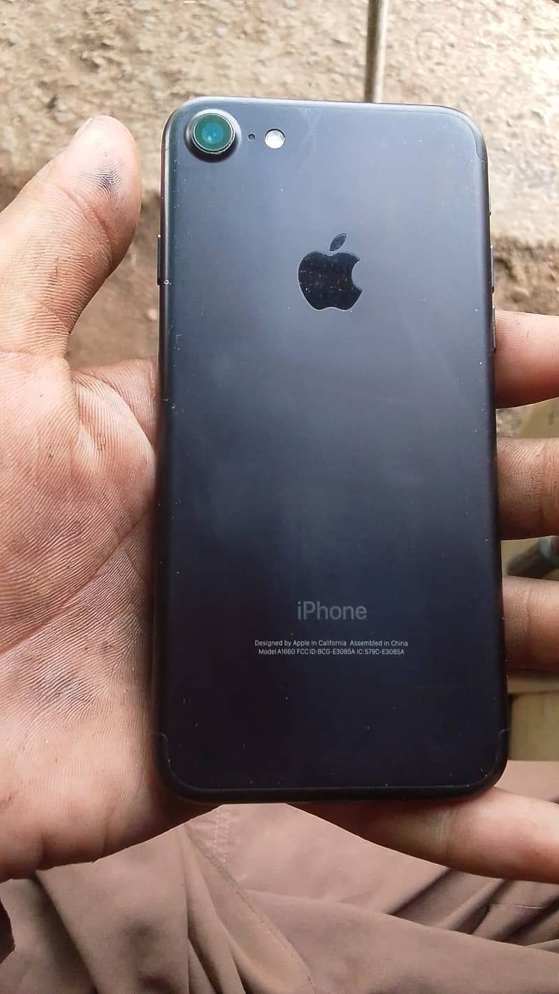 Apple iPhone 7 1