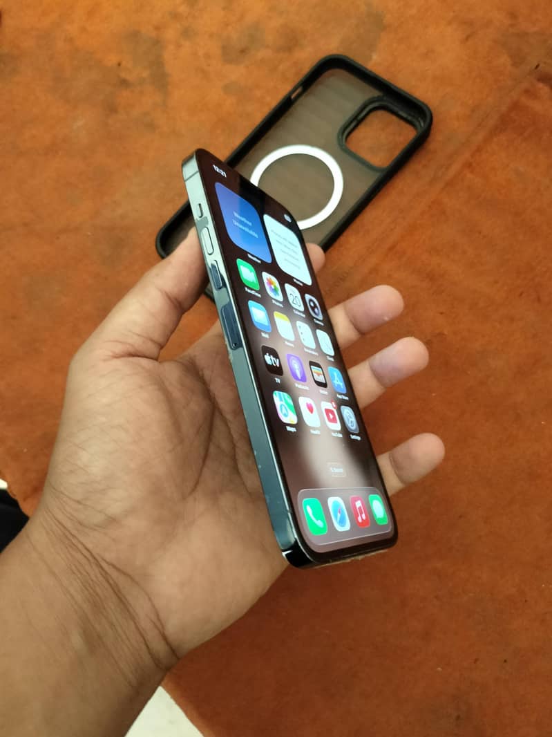 Apple iPhone 13 Pro Max 3