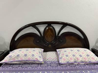 sheesham wood bed set with dressing table including dressing stool.