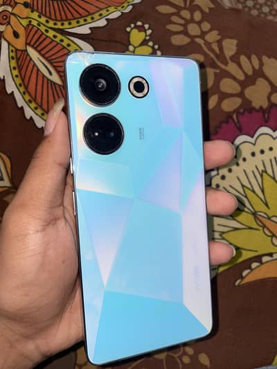 Tecno CAMON 20 with box