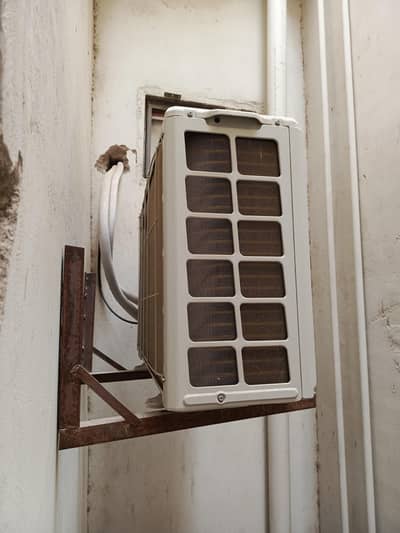 Dawalance Ac inverter 1 ton in good condition
