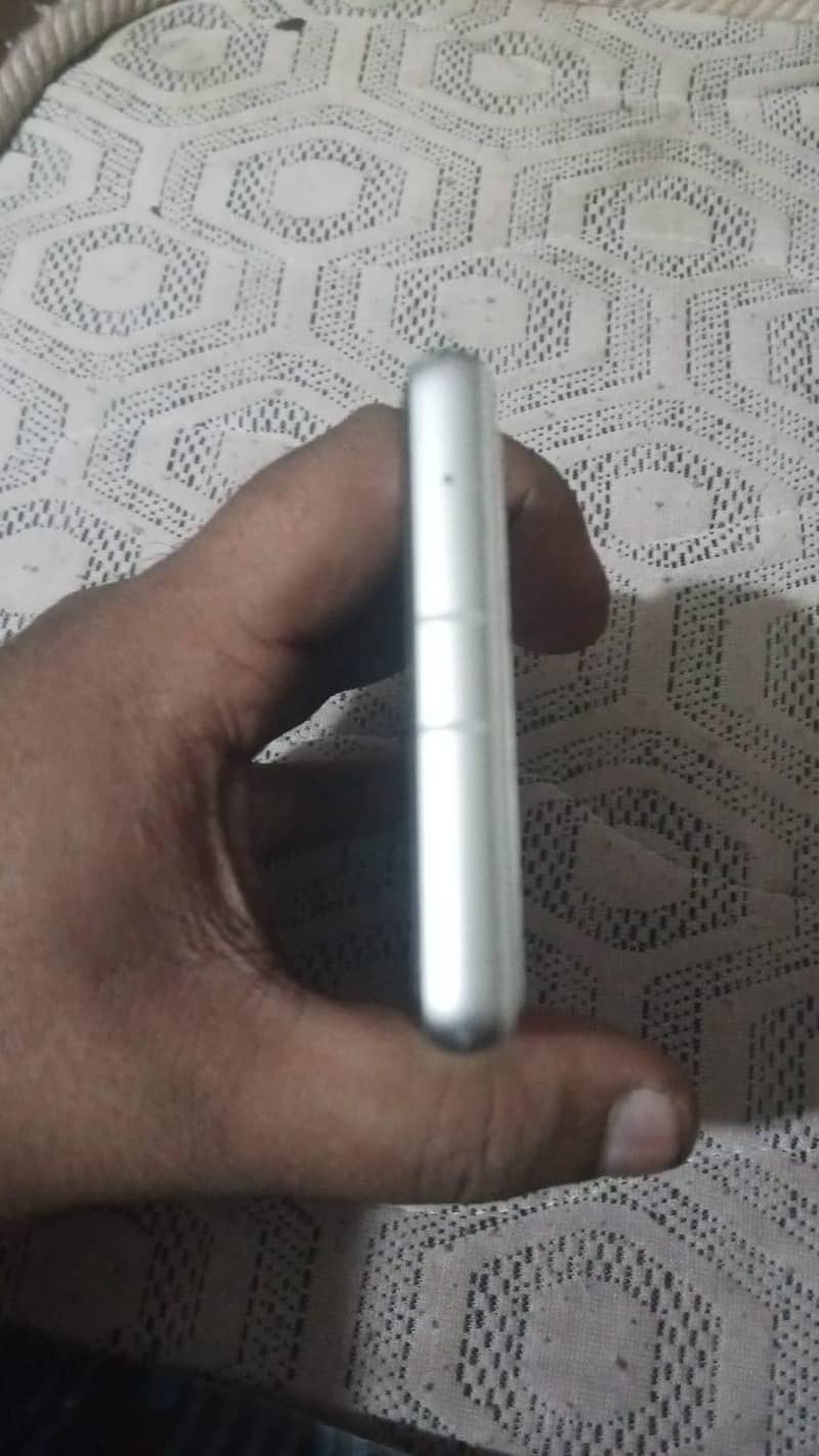 Google Pixel 7a 4