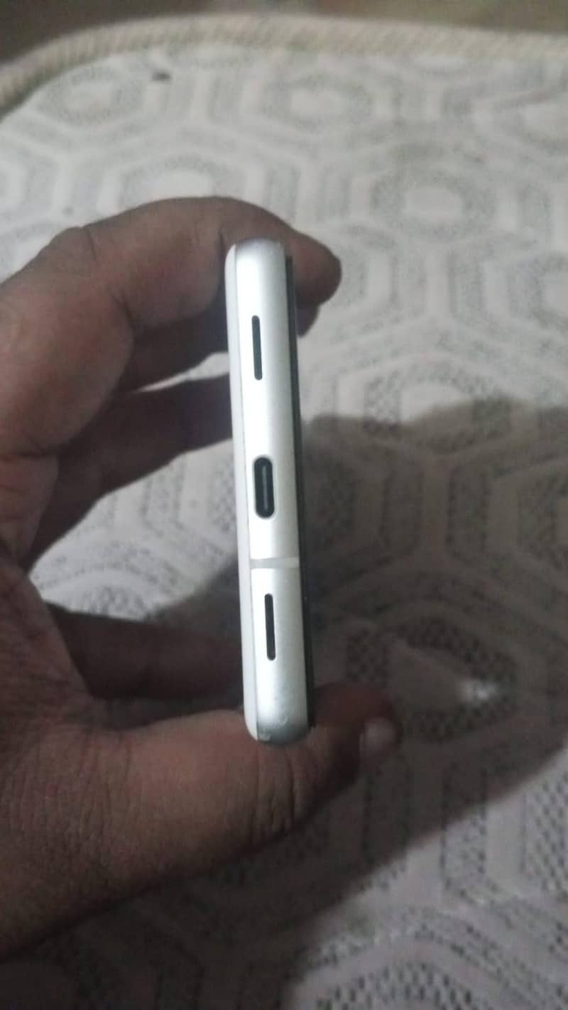 Google Pixel 7a 5