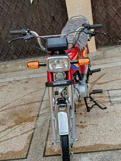 Honda CD 70 2025