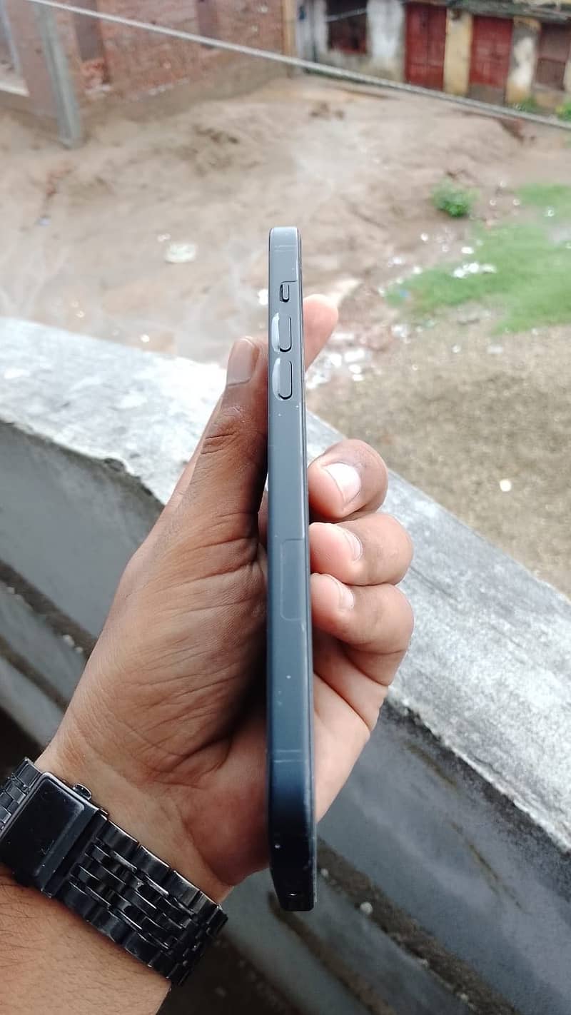 Apple iPhone 15 plus 4