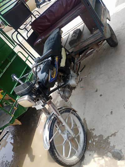 United 100 cc  Raksha for sale i in Lahore