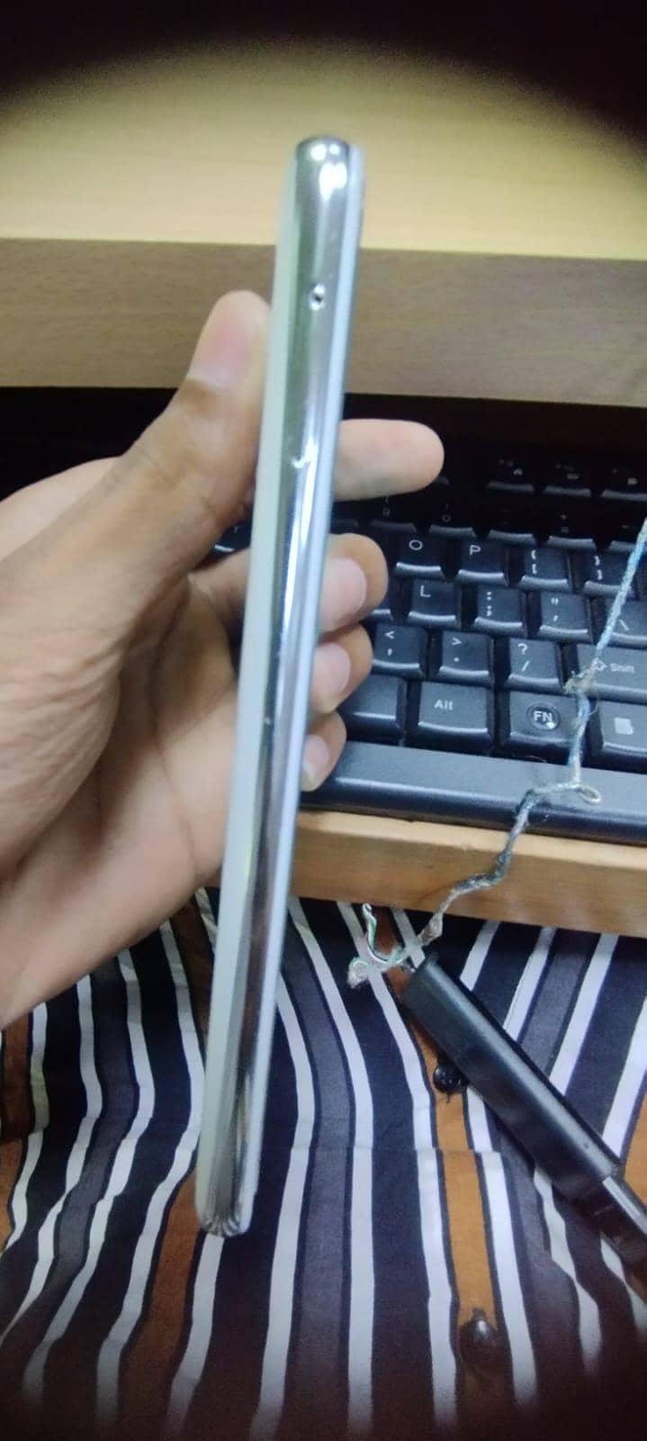 Sharp Aquos R2 3