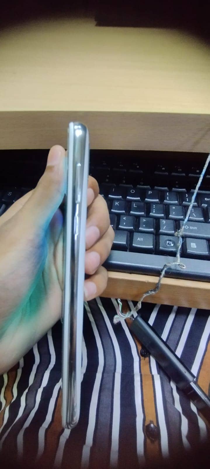 Sharp Aquos R2 6
