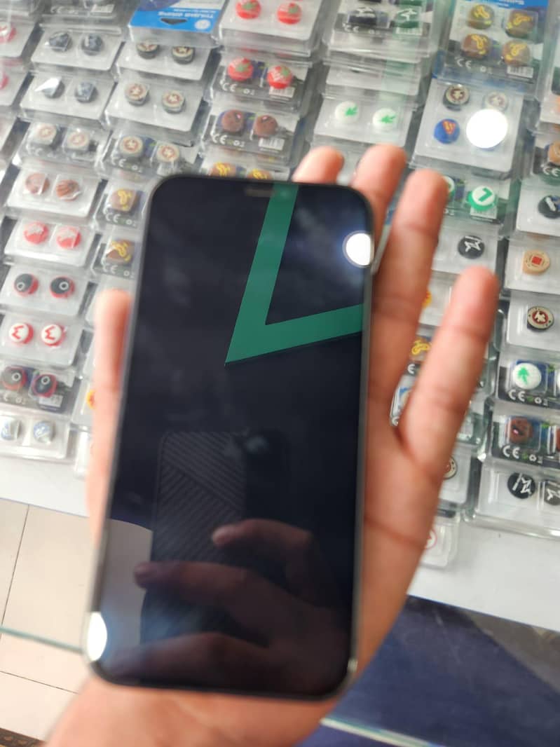Apple iPhone 12 1