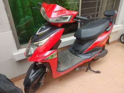 Electric scooter with lithium battery