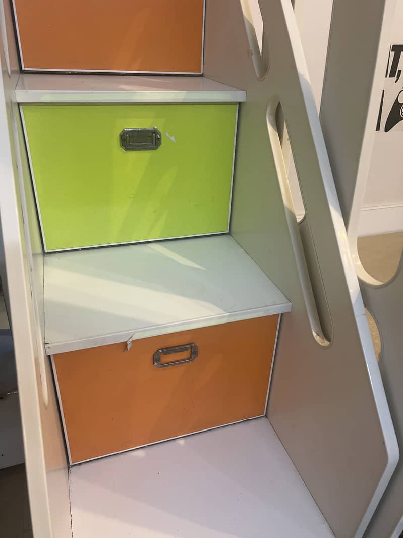 Bunk bed 0