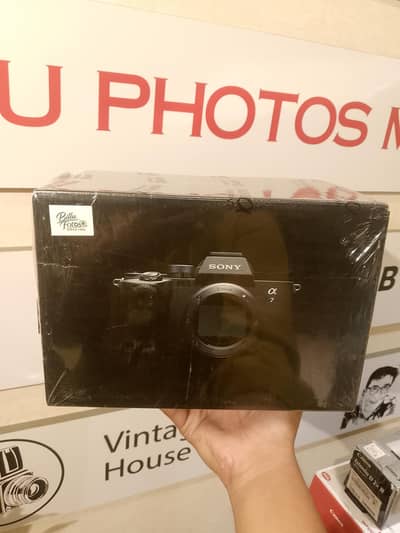 SONY a7 iv & a7 V  Shop warranty & Official warranty Dono available