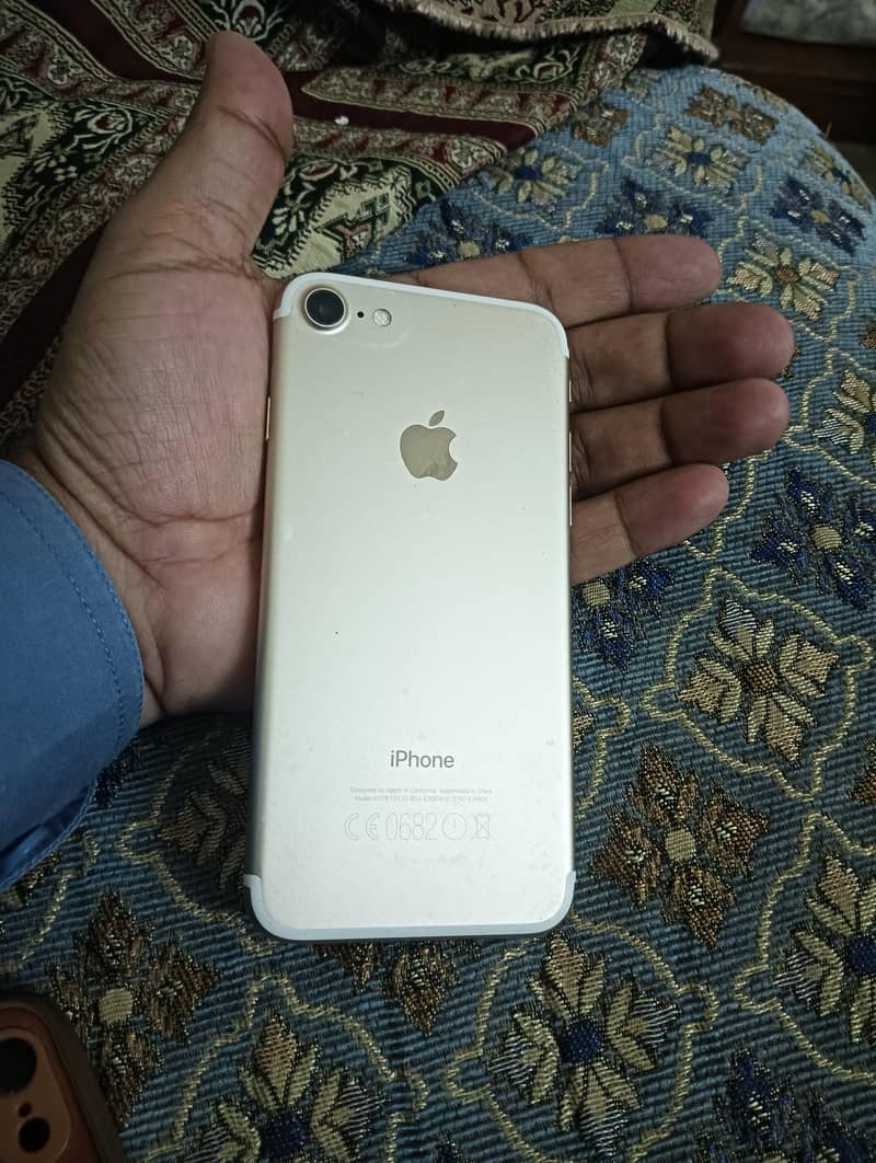 Apple iPhone 7 4