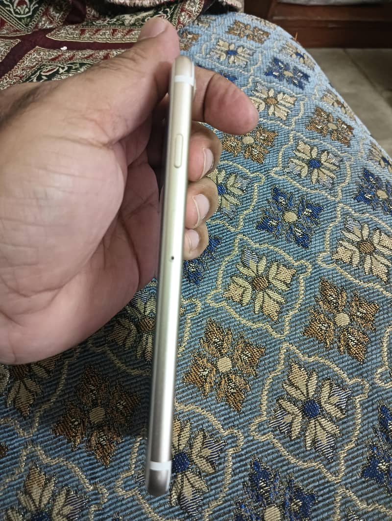 Apple iPhone 7 5