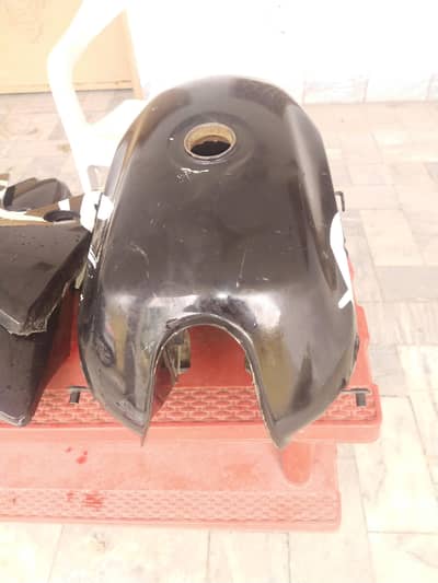 ybr g fuel tank and air scoops