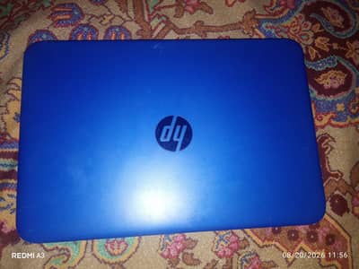 HP stream 11.6 Blue laptop _2GB _32GB SSD with charger