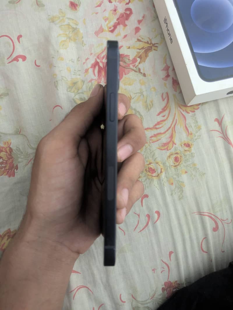 Apple iPhone 12 2