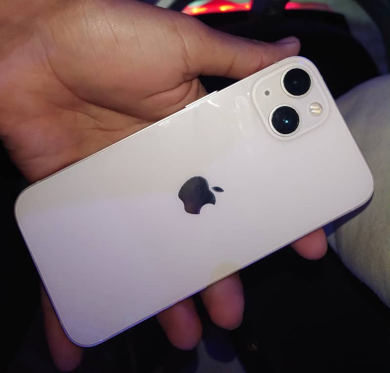 Apple iPhone 13 7