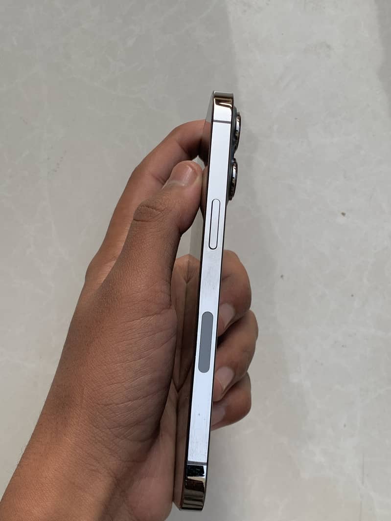 Apple iPhone 13 Pro 3