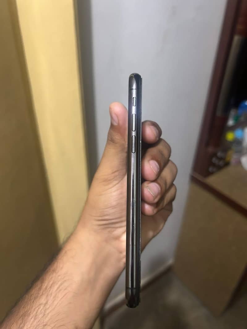 Apple iPhone X 6