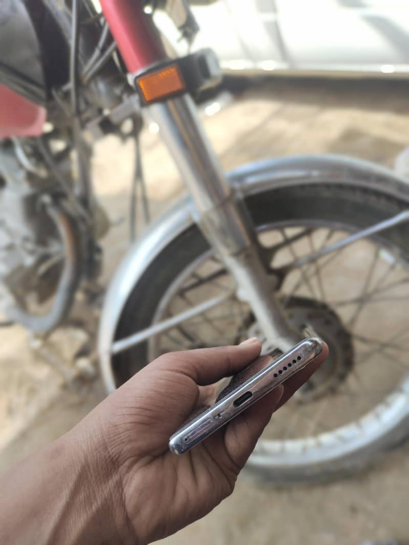tecno camon 40 pro 4