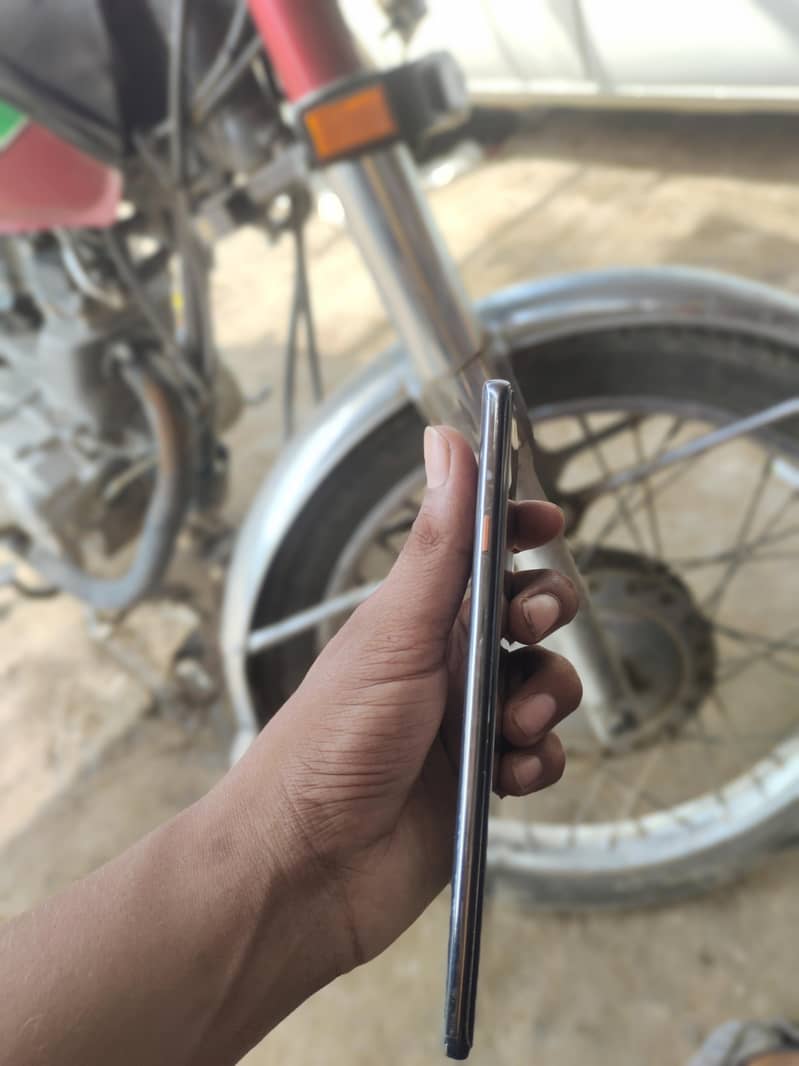 tecno camon 40 pro 7