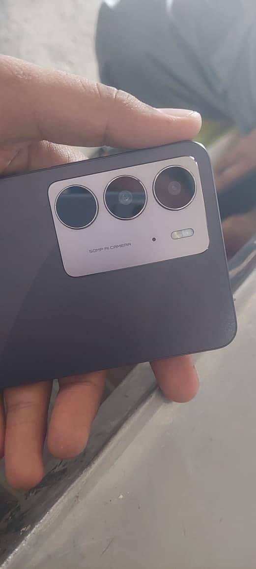 Realme C75 0