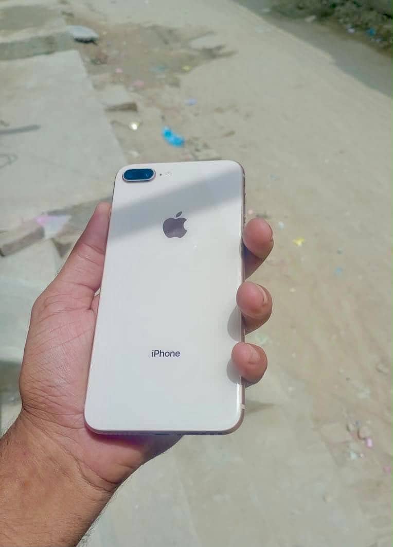 Apple iPhone 8 Plus 0