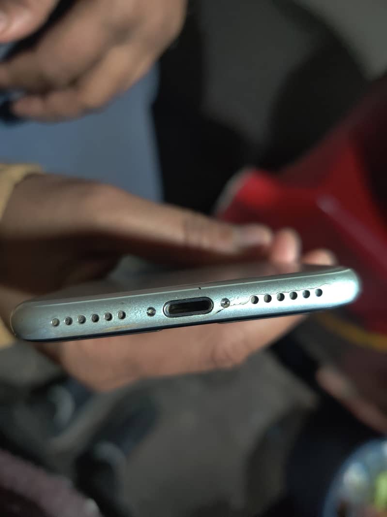 Apple iPhone SE 3