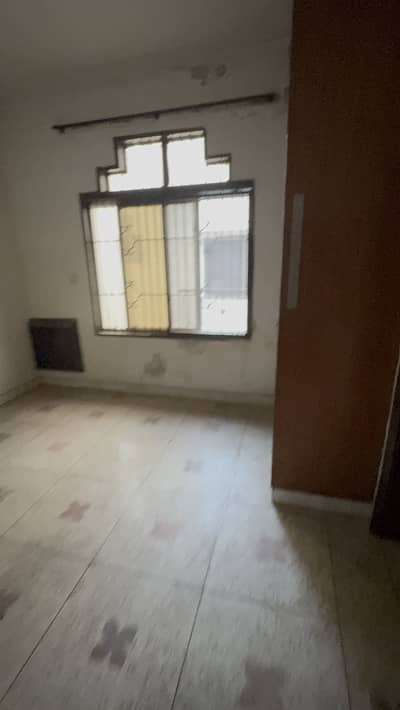 7 Marla Upper Portion With Rooftop Near Expo Centre And Main Canal Road