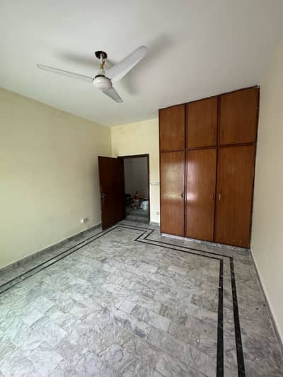 7 Marla Upper Portion With 2 Bedrooms Near Emporium Mall JoharTown