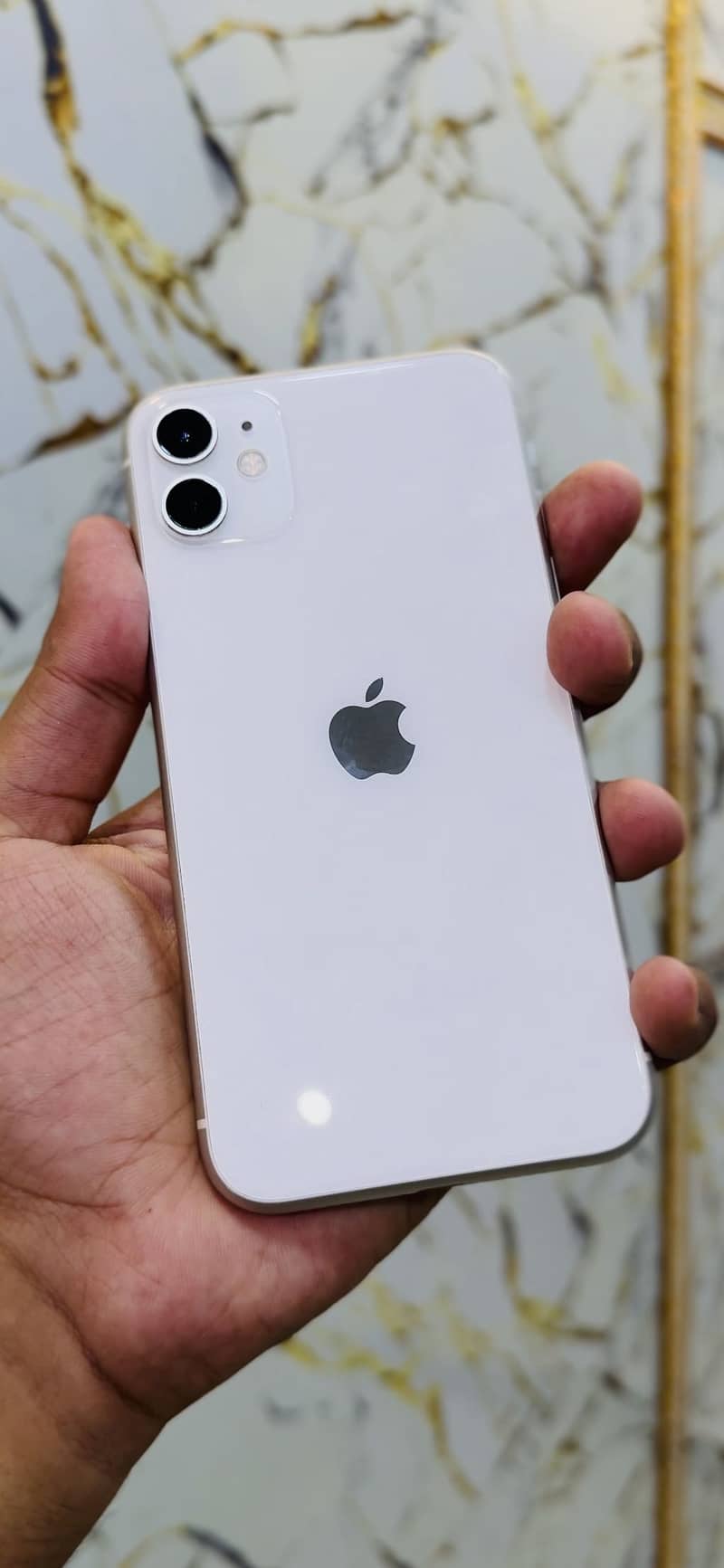 Apple iPhone 11 3
