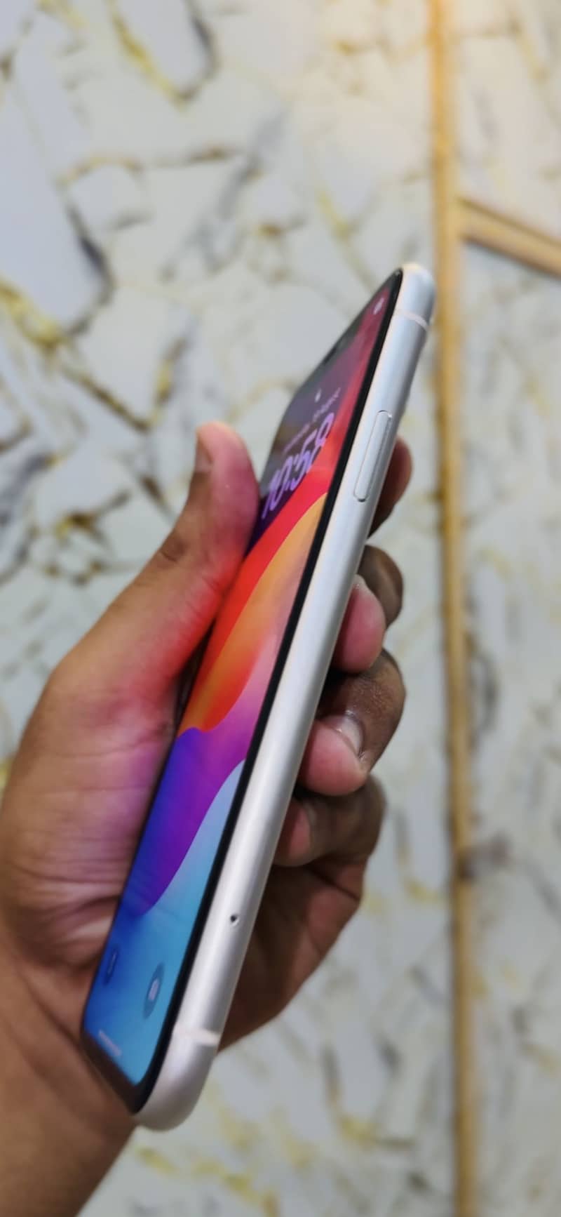 Apple iPhone 11 4