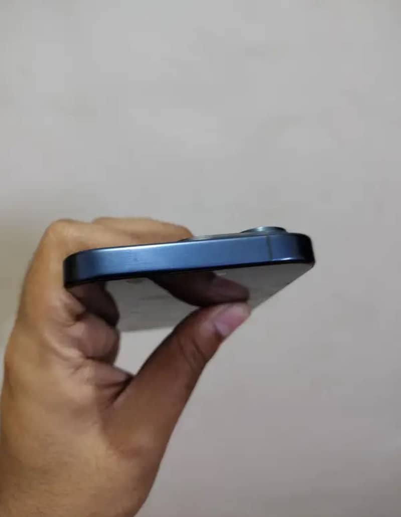 Apple iPhone 15 Pro 0