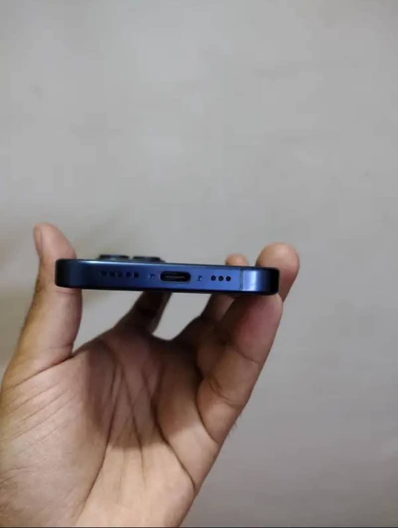 Apple iPhone 15 Pro 3