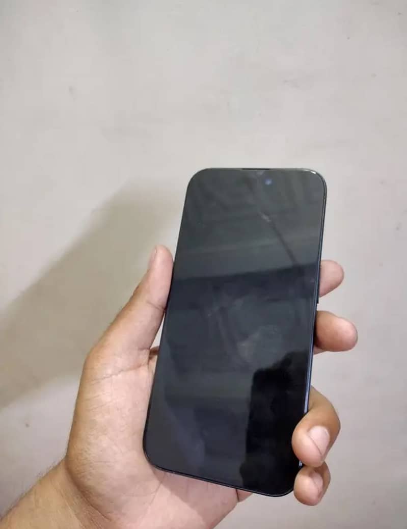 Apple iPhone 15 Pro 6