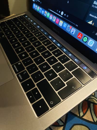 Macbook Pro Touchbar 13 inch