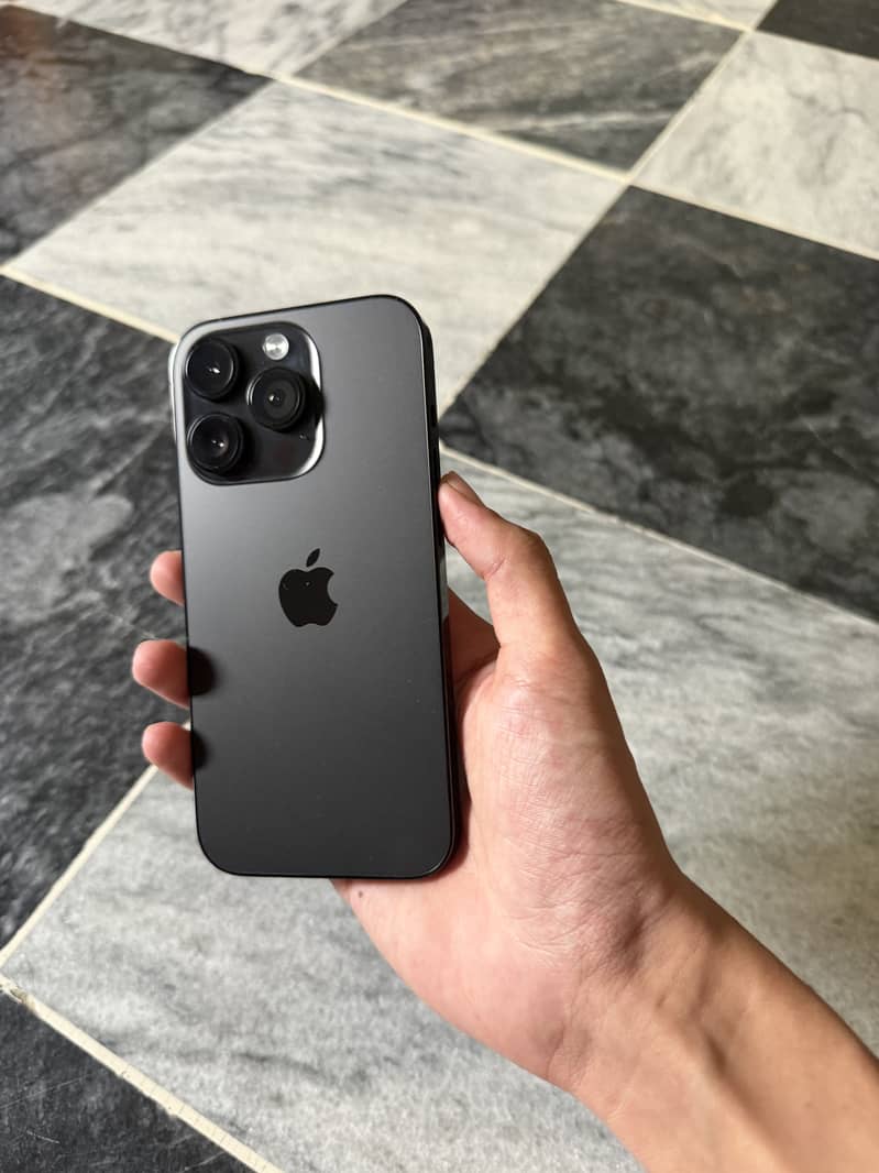 Apple iPhone 14 Pro 0