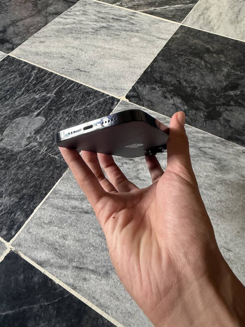 Apple iPhone 14 Pro 2