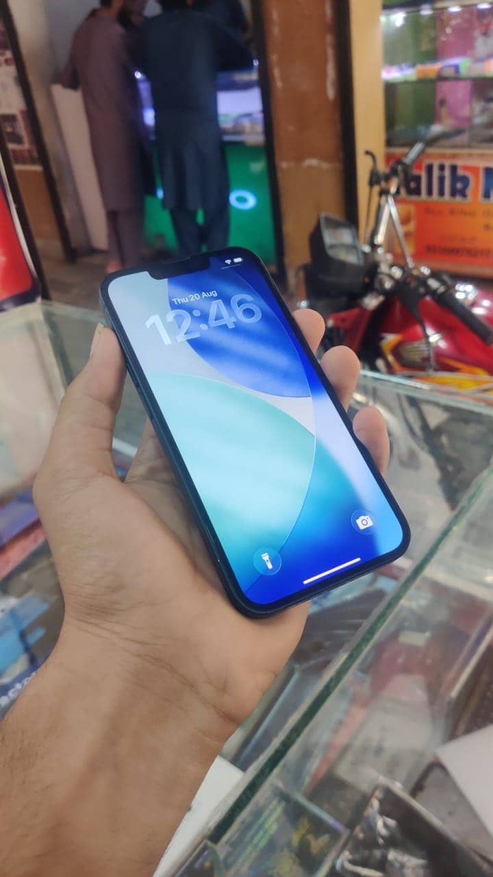 Apple iPhone 14 3