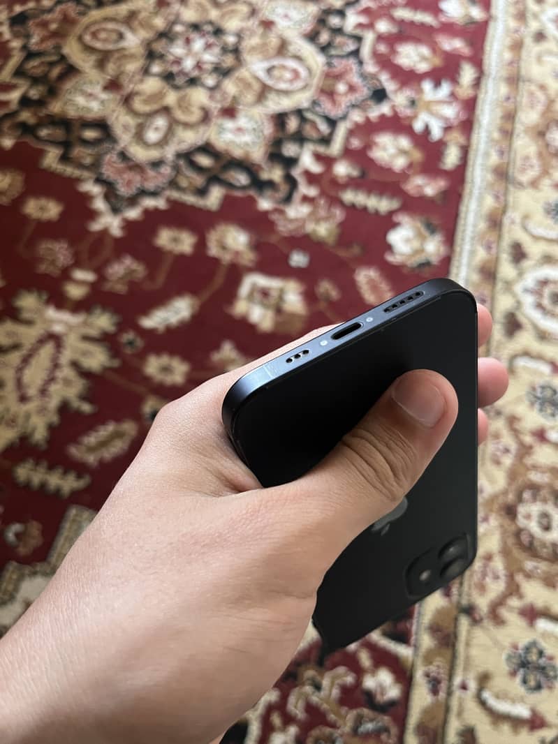 Apple iPhone 12 5