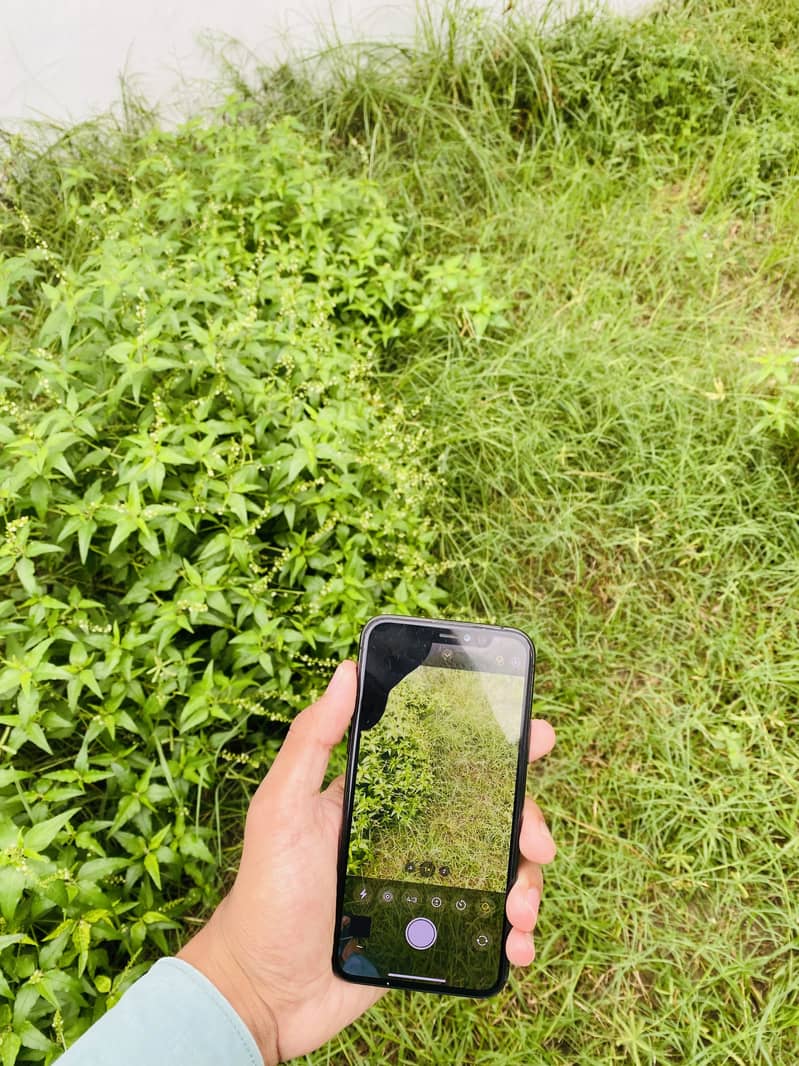 iPhone 11 Pro 1