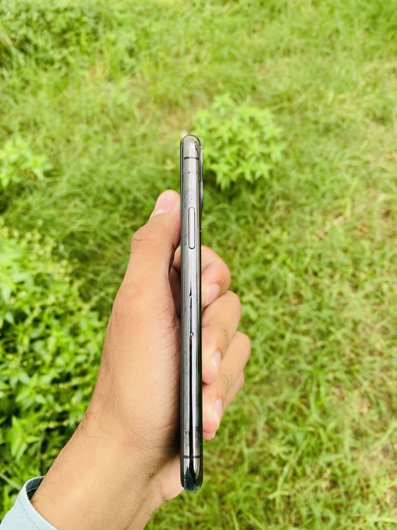 iPhone 11 Pro 2