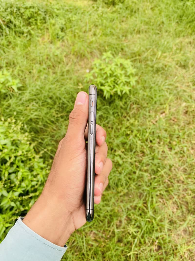 iPhone 11 Pro 3