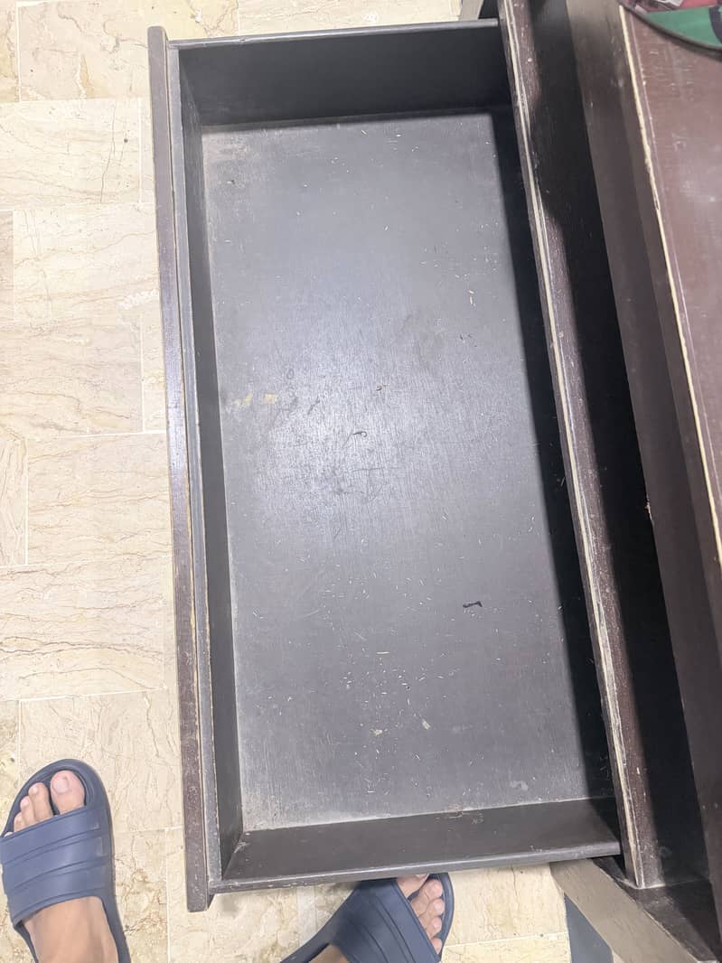 Centre table for sell 1