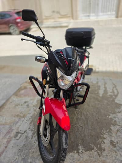 Honda CB 150F(2024)- Fully Loaded with JDR Box & Crash Guard